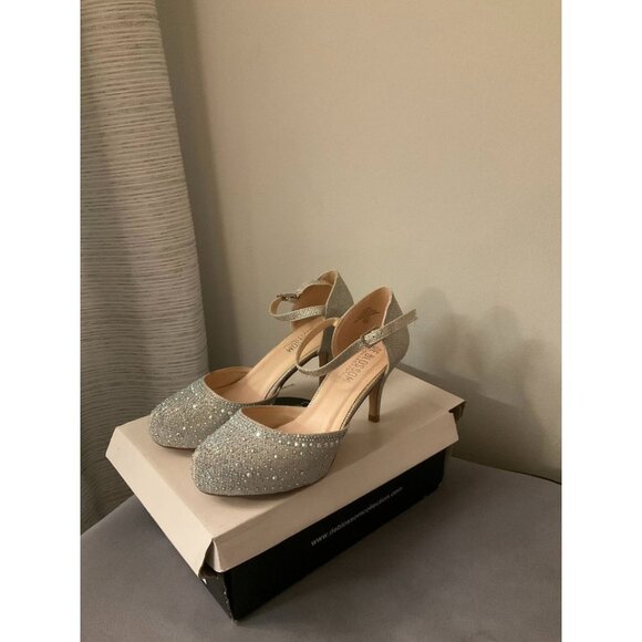 Heels - Picture 1 of 1